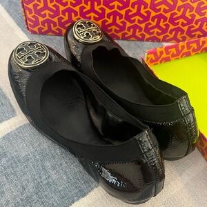 Elegant Tory Burch Black Ballet Flats - Caroline naplak elastic size 6